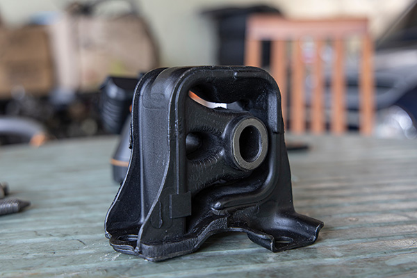 What Are Motor Mounts And What Happens With Your Car When They Wear Off?